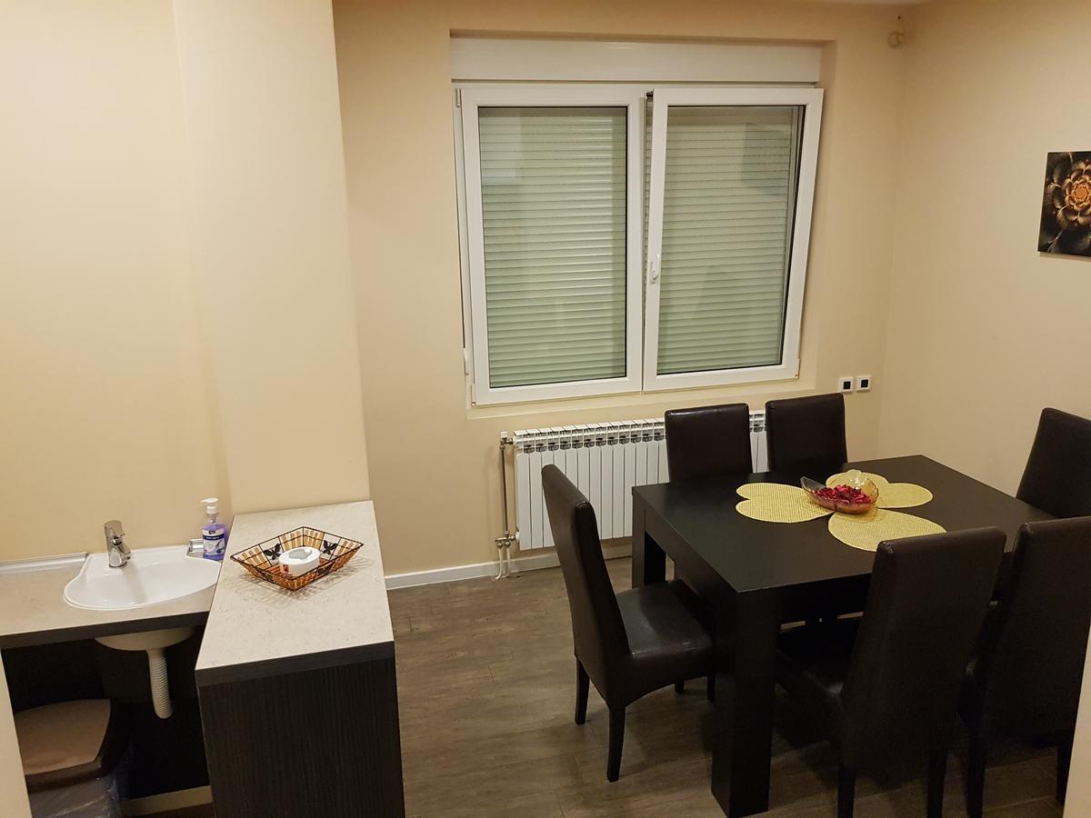 Ceca Apartman Ni Dış mekan fotoğraf