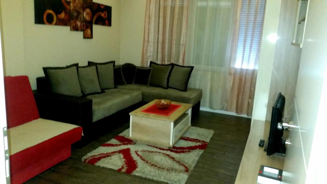 Ceca Apartman Ni Dış mekan fotoğraf