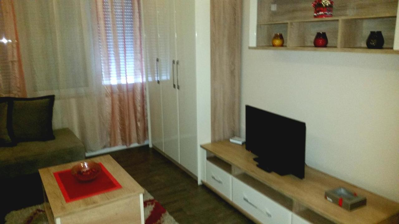 Ceca Apartman Ni Dış mekan fotoğraf