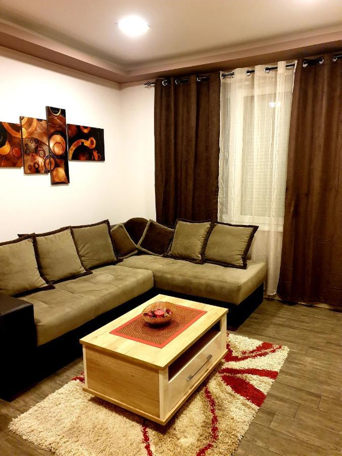 Ceca Apartman Ni Dış mekan fotoğraf